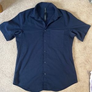 Men’s Lululemon Navy Blue Short Sleeve Men’s Button Down